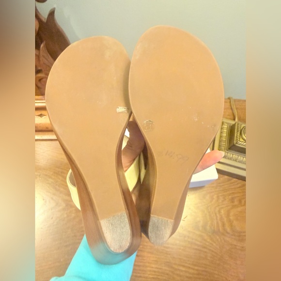 Tory Burch Cameron Ivory Wedge Sandals Size 5 - Picture 10 of 15